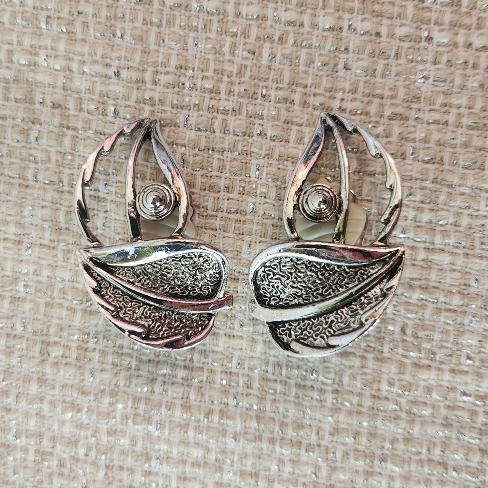 Sarah Coventry Windsong Double Leaf Silver Clip-on Earrings